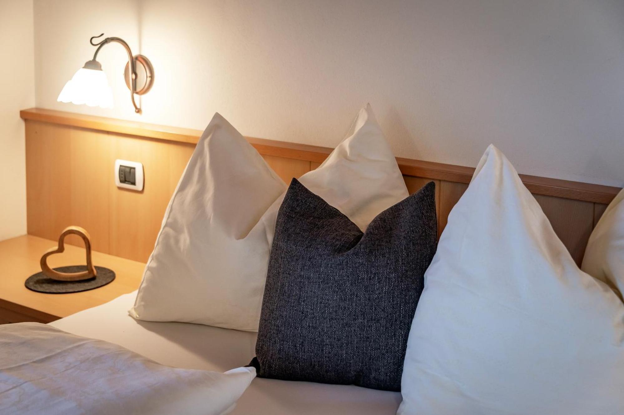 Trinnerhof- Hof Chalets Und Obsthof Mit Zimmer Natz-Schabs Dış mekan fotoğraf