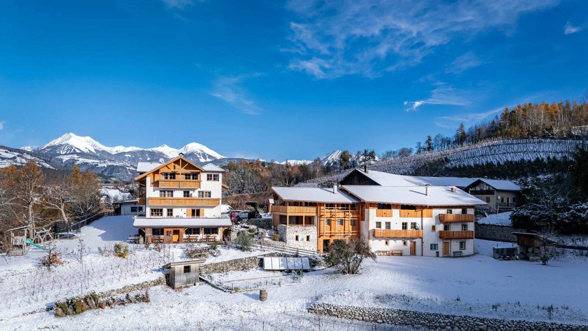 Trinnerhof- Hof Chalets Und Obsthof Mit Zimmer Natz-Schabs Dış mekan fotoğraf