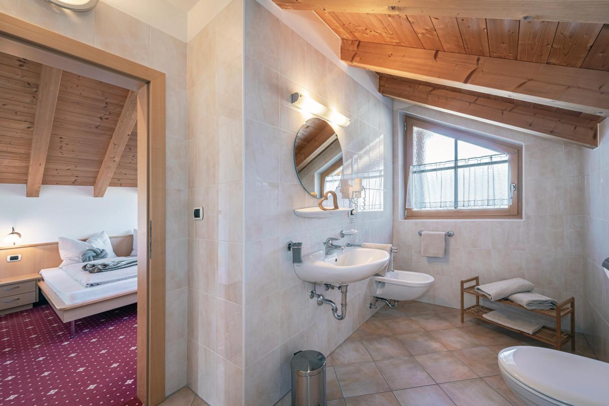 Trinnerhof- Hof Chalets Und Obsthof Mit Zimmer Natz-Schabs Dış mekan fotoğraf